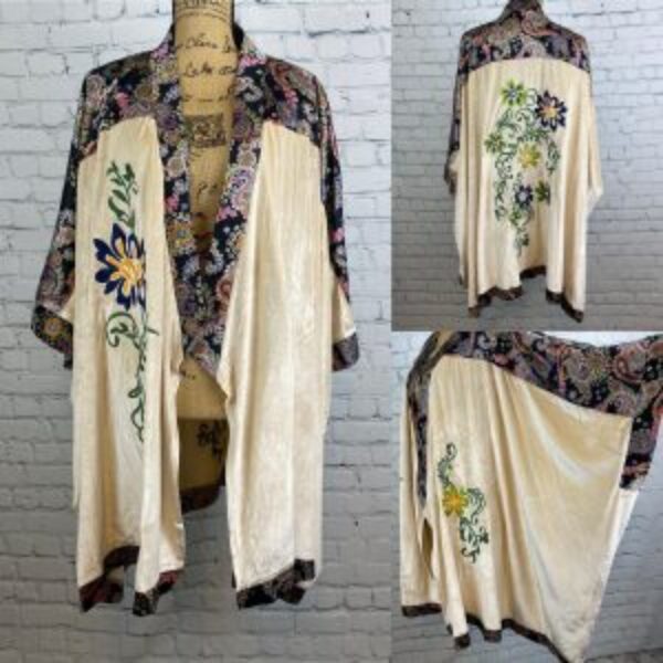 POL Velvet/Paisley Print Embroidered Details Open Front Kimono